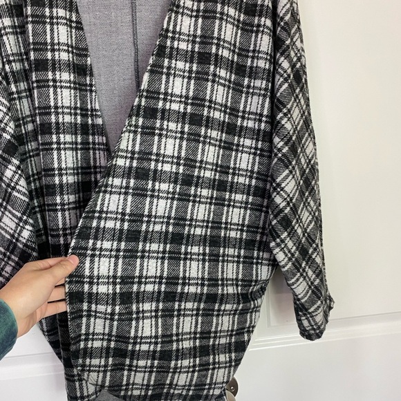 Riah Fashion Goth Cardigan Bat Wing Sleeve open front Black & Gray Plaid XL - Picture 8 of 11